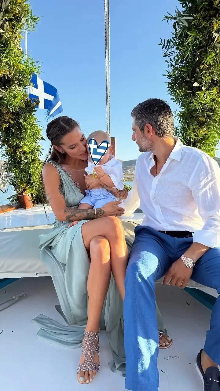 Εριέττα Κούρκουλου – Βύρων Βασιλειάδης: Βάφτισαν στην Πάρο τον γιο τους, Λέοντα