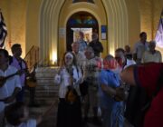 Μουσική περατζάδα στο Λιθόστρωτο από την Χορωδία Αργοστολίου