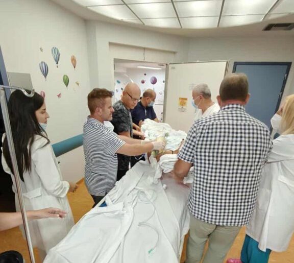 Πάτρα: Kαι νέες εικόνες από την επιχείρηση σωτηρίας του 14χρονου κοριτσιού από την Κεφαλονιά