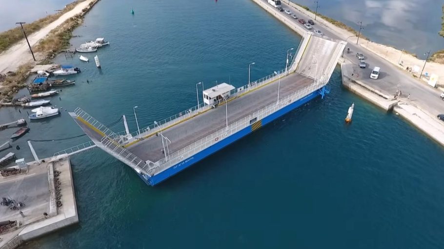 Πλωτή γέφυρα Λευκάδας: Κλειστή για 4η εβδομάδα – Σοβαρές επιπτώσεις στον τουρισμό