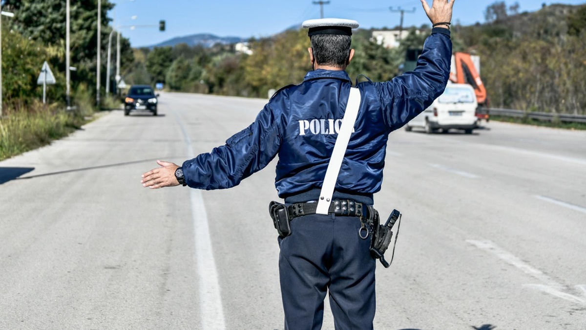 Θεσσαλονίκη: Σύλληψη 28χρονης που ενεπλάκη σε τροχαίο, οδηγούσε χωρίς δίπλωμα
