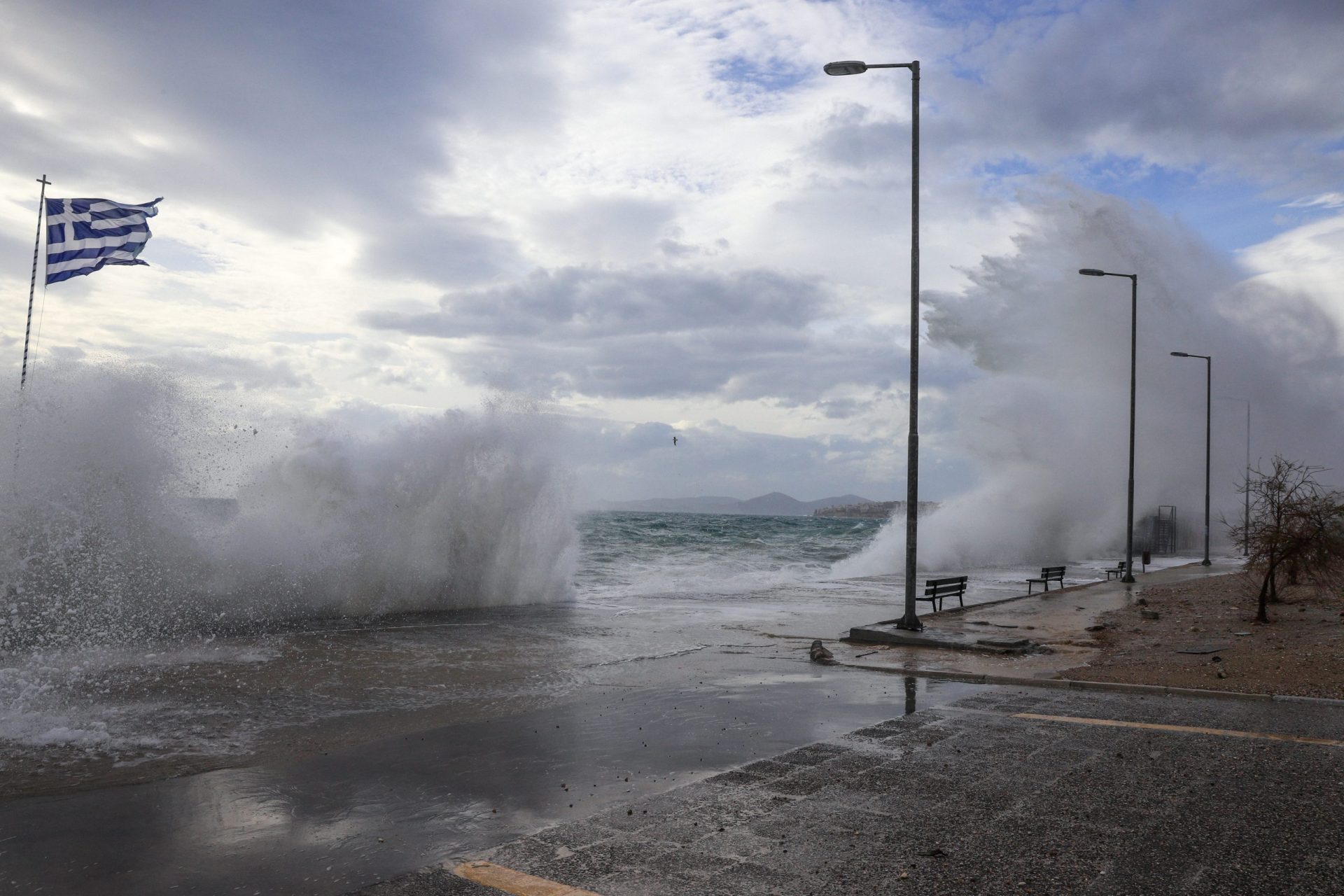 Αίθριος ο καιρός την Κυριακή (21/9) – Θα παραμείνουν οι ισχυροί άνεμοι στο Αιγαίο