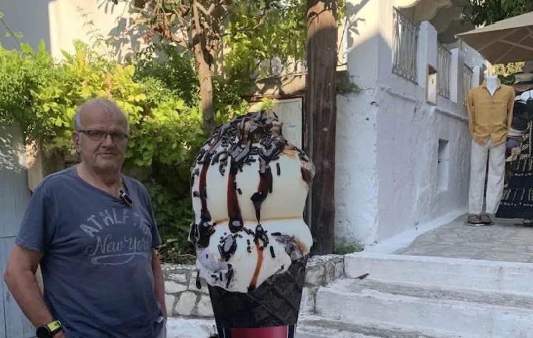 Από το Γεωδυναμικό στο παγωτατζίδικο του Φισκάρδου: Ο Άκης Τσελέντης σε νέα… γλυκιά αποστολή [εικόνες]