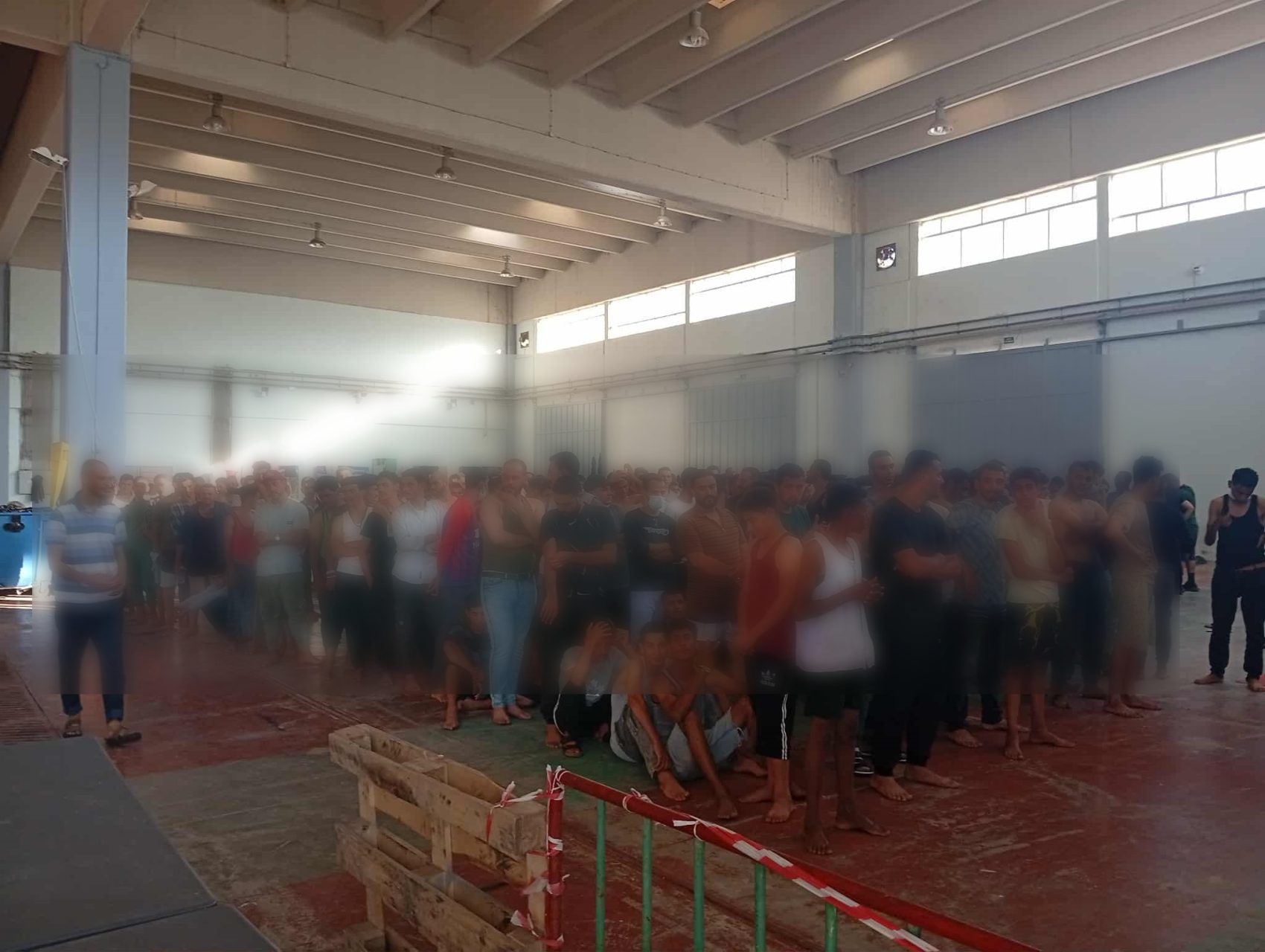 Χανιά: Συνεχίζεται η προσπάθεια αποσυμφόρησης του χώρου προσωρινής παραμονής των μεταναστών στην Αγυιά