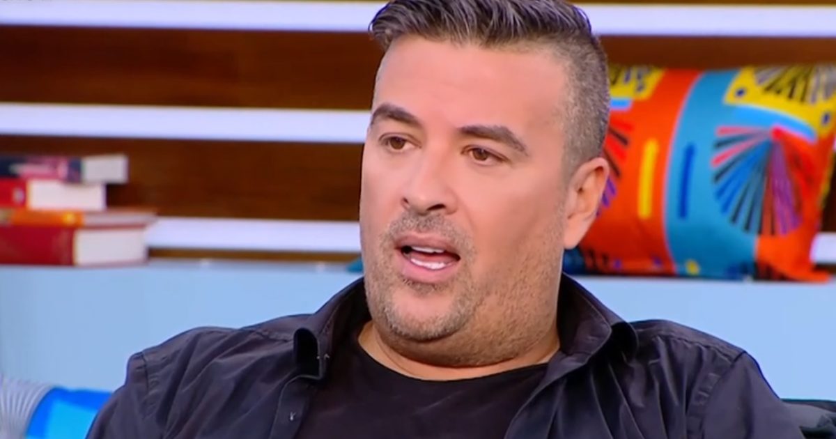 Γιάννης Αϊβάζης: «Αν δεν είχα τους γονείς μου να με τρέξουν, δεν θα τα είχα καταφέρει με τον καρκίνο»