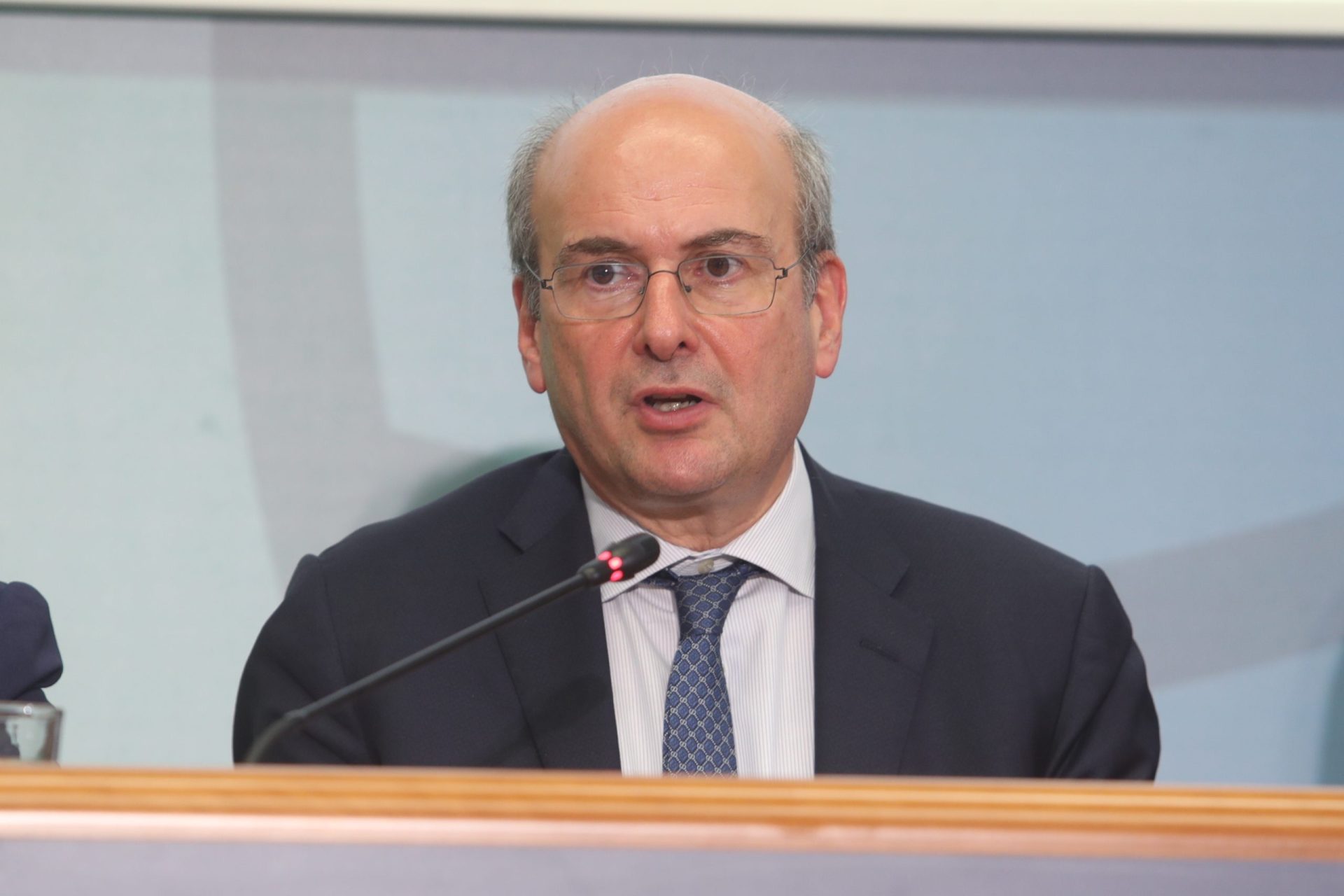 Κ. Χατζηδάκης: Η Γαλλία μάς δείχνει την αξία της πολιτικής σταθερότητας