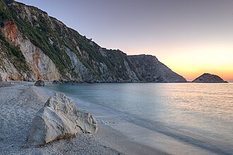 Μεγάλα προβλήματα στην Παραλία Πετανών – Χαοτική κατάσταση