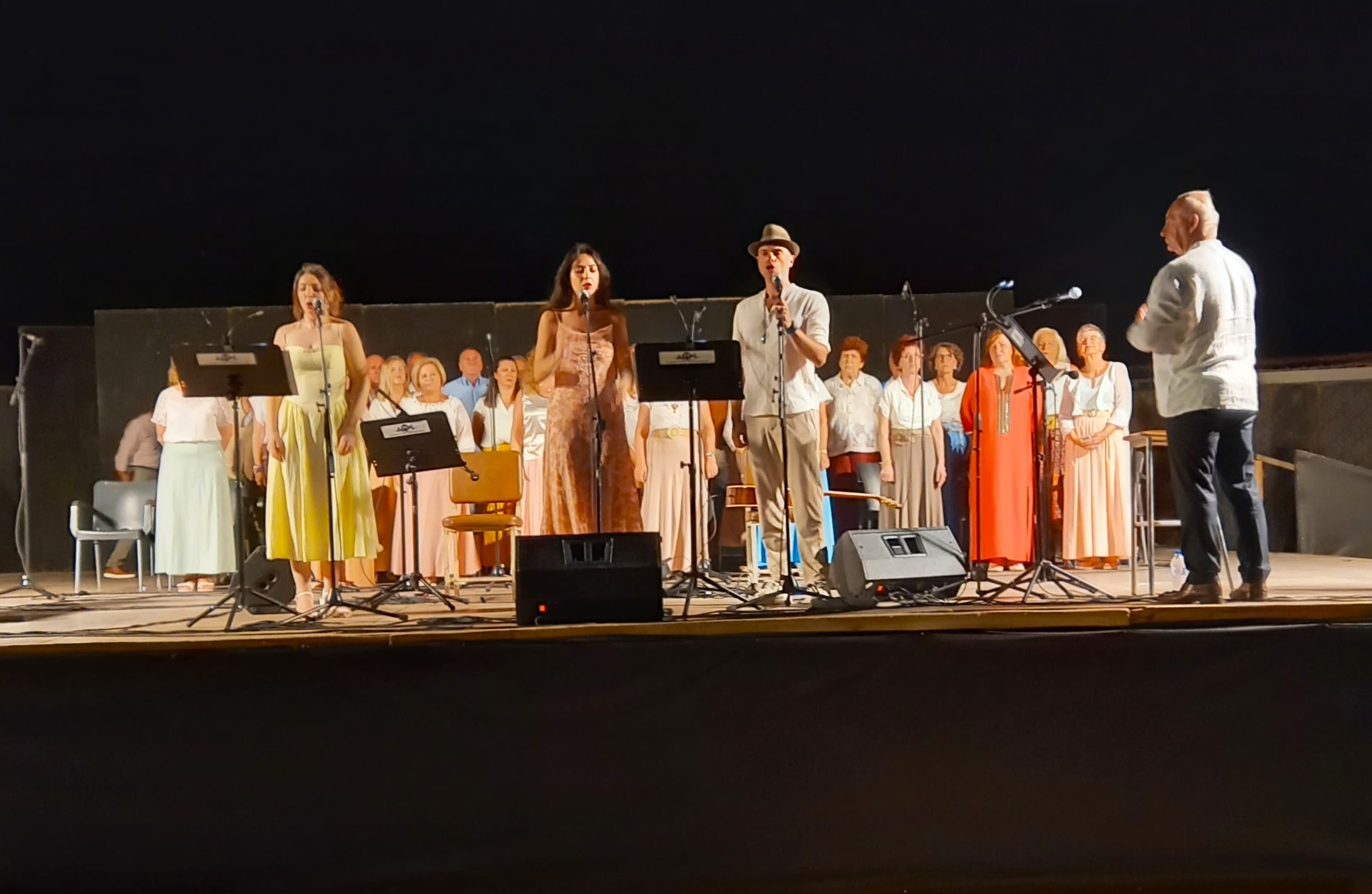 Μια όμορφη μουσική χορωδιακή παράσταση στο ΞΕΝΙΑ