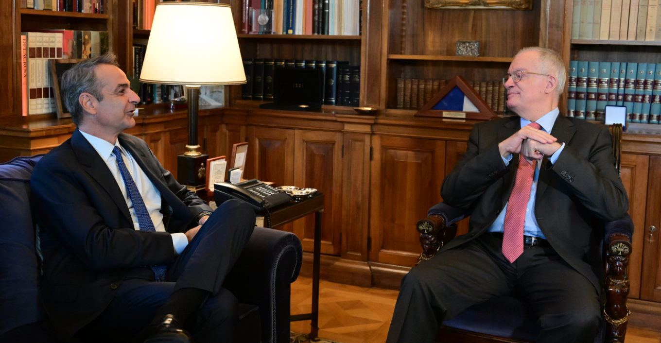 Μητσοτάκης σε Τασούλα: Μειώνουμε φόρους και αυξάνουμε τους μισθούς