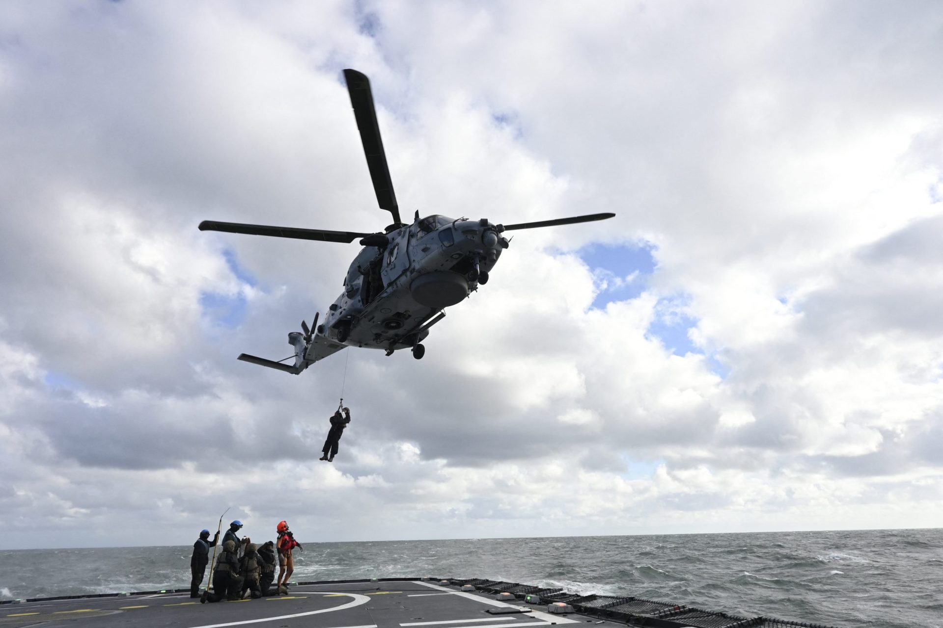 Νατοϊκή άσκηση «Neptun Strike 25» – Yπερπτήσεις ρωσικών αναγνωριστικών πάνω από γερμανική φρεγάτα στη Βαλτική