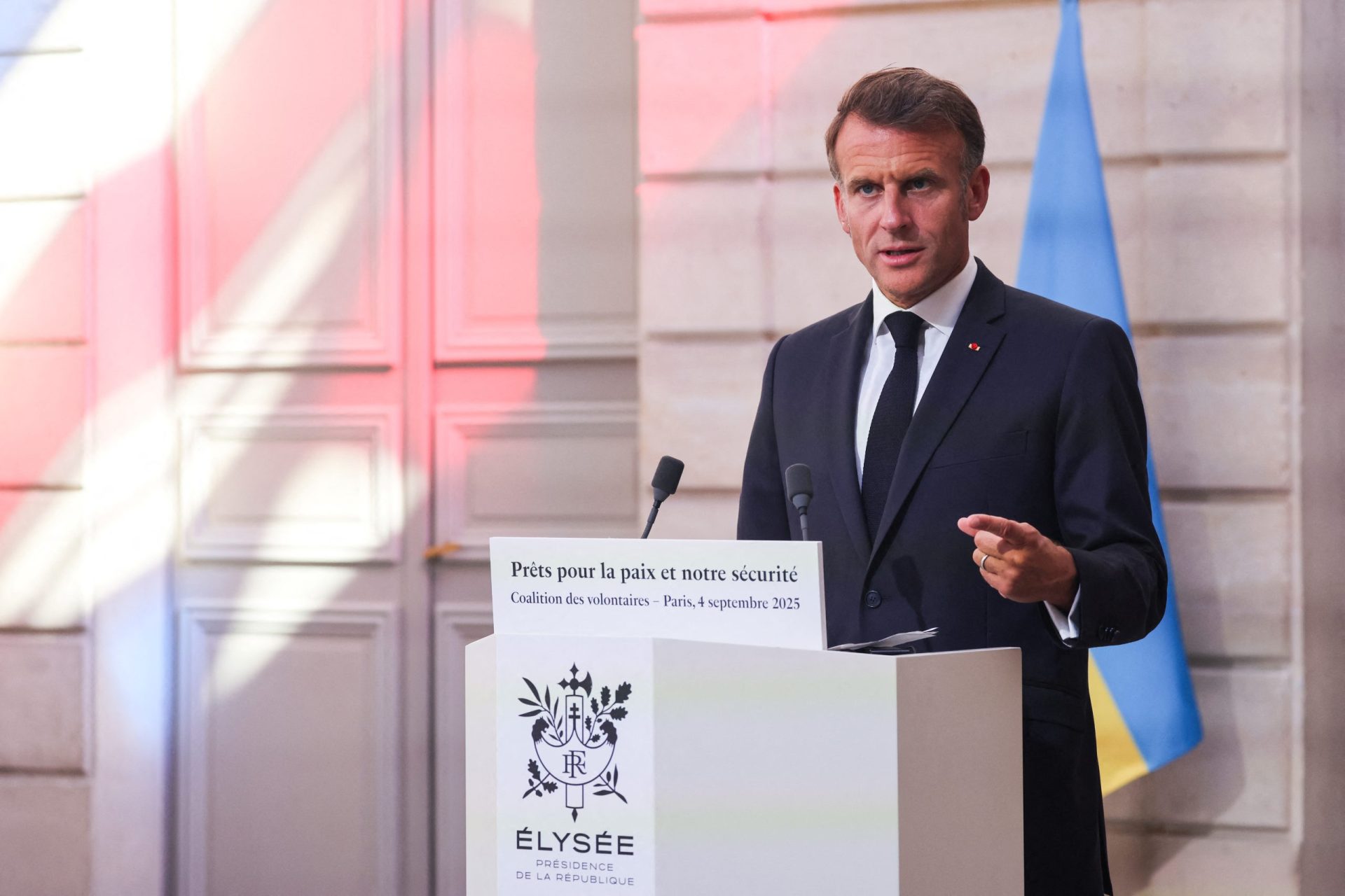 Ο Μακρόν στέλνει τρία Rafale για την προστασία του εναέριου χώρου της Πολωνίας