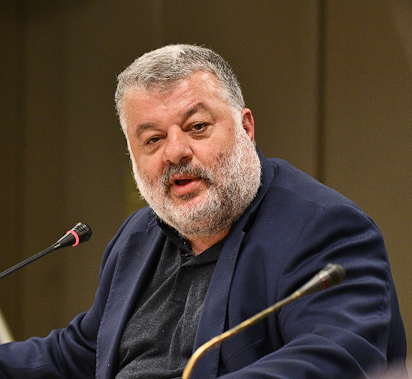 Ο Θεόφιλος “πάει να την βγάλει λάδι” για τα τοξικά απόβλητα της Λαγκάδας