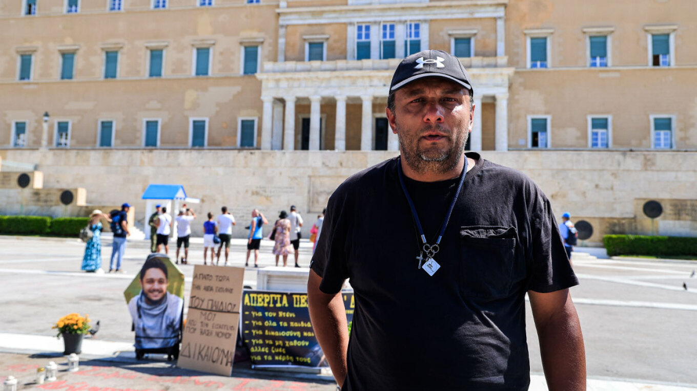 Πάνος Ρούτσι: Με εισαγγελική παραγγελία έγινε δεκτό το αίτημα εκταφής του γιου του που σκοτώθηκε στα Τέμπη