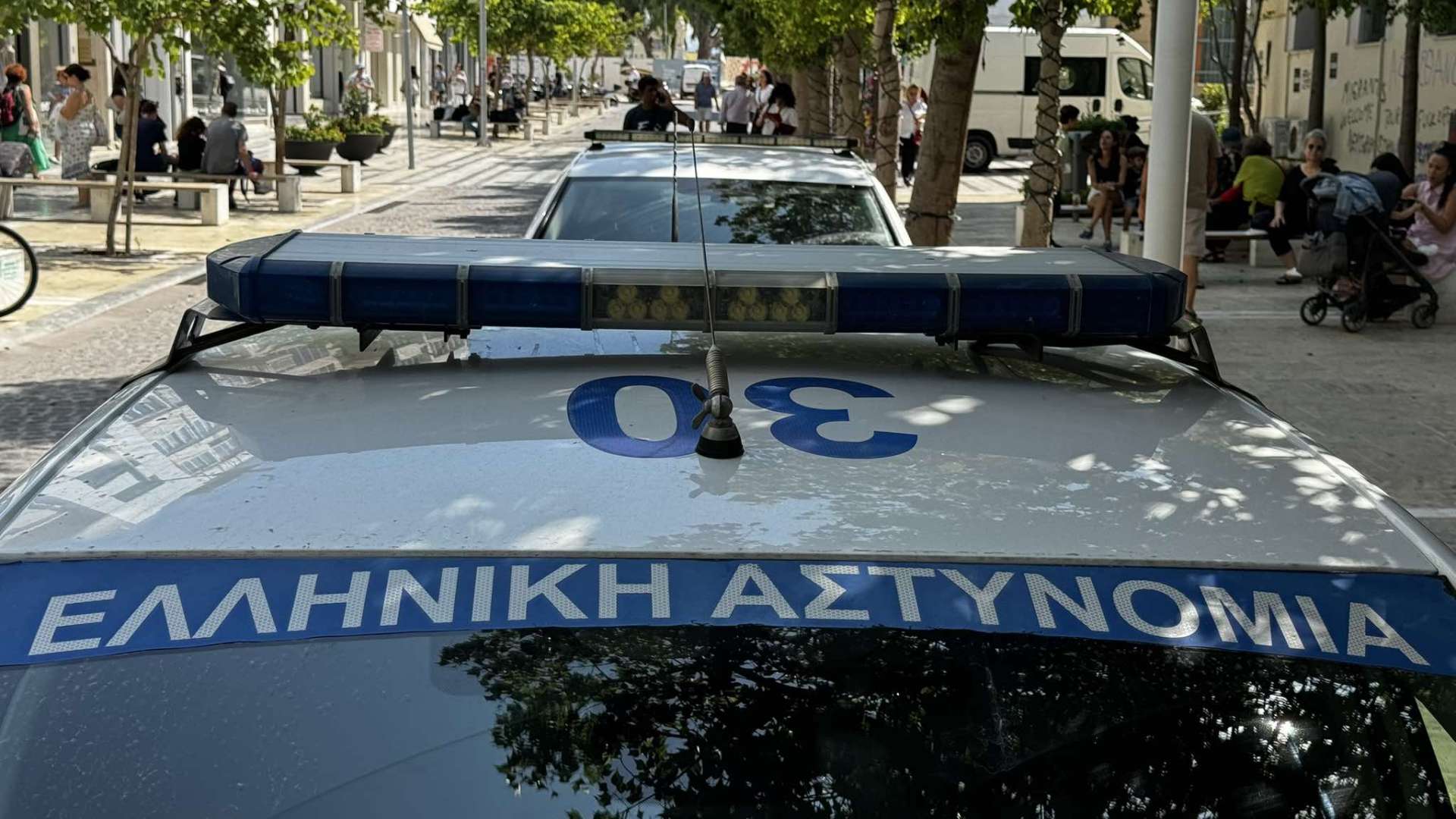 Πάτρα: Συλλήψεις ανηλίκων κοριτσιών – Ανάγκασαν 13χρονη να τους φιλήσει τα πόδια