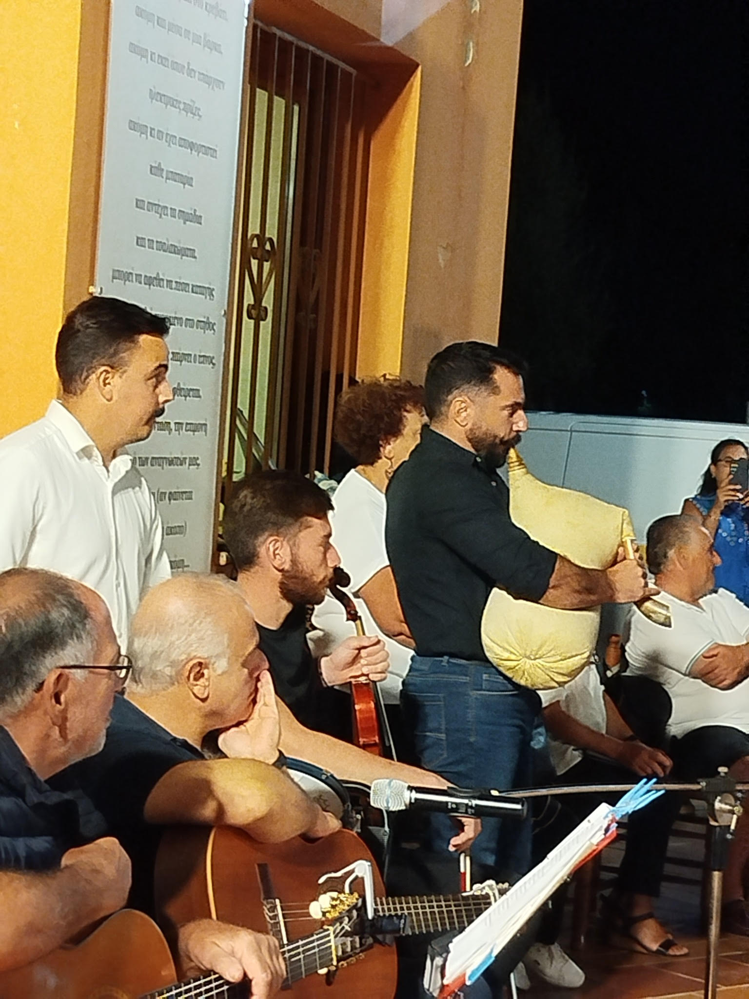 Πετυχημένα “Των Χορών τα βήματα” με τον Δημήτρη Μαντζουράτο