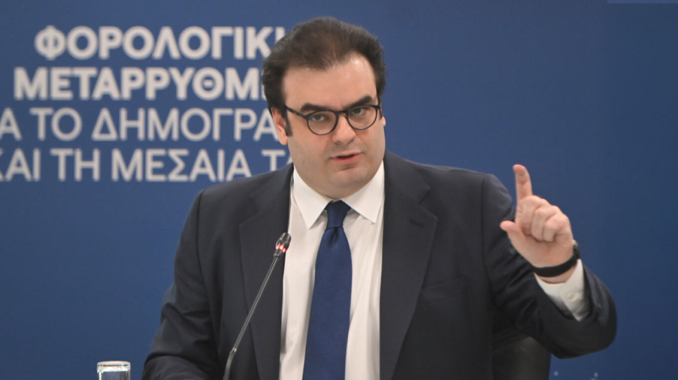 Πιερρακάκης: Έμμεση αύξηση 177 ευρώ θα λάβει ένας νέος με μισθό 1