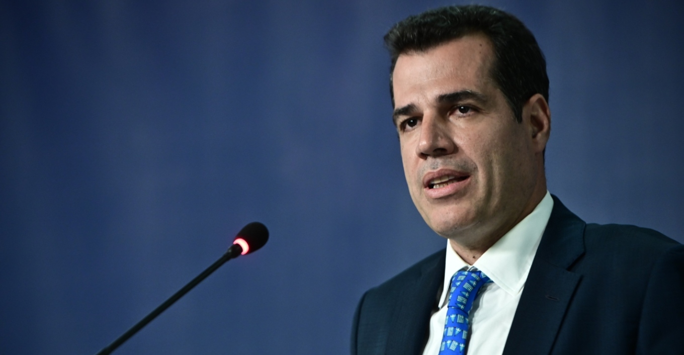 Πλεύρης: Είμαι έτοιμος να υπηρετήσω την πιο σκληρή μεταναστευτική πολιτική