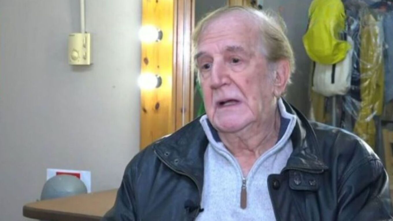 Γιώργος Κωνσταντίνου: «Έρχονται θεατές μετά την παράσταση και με λένε Αντωνάκη»
