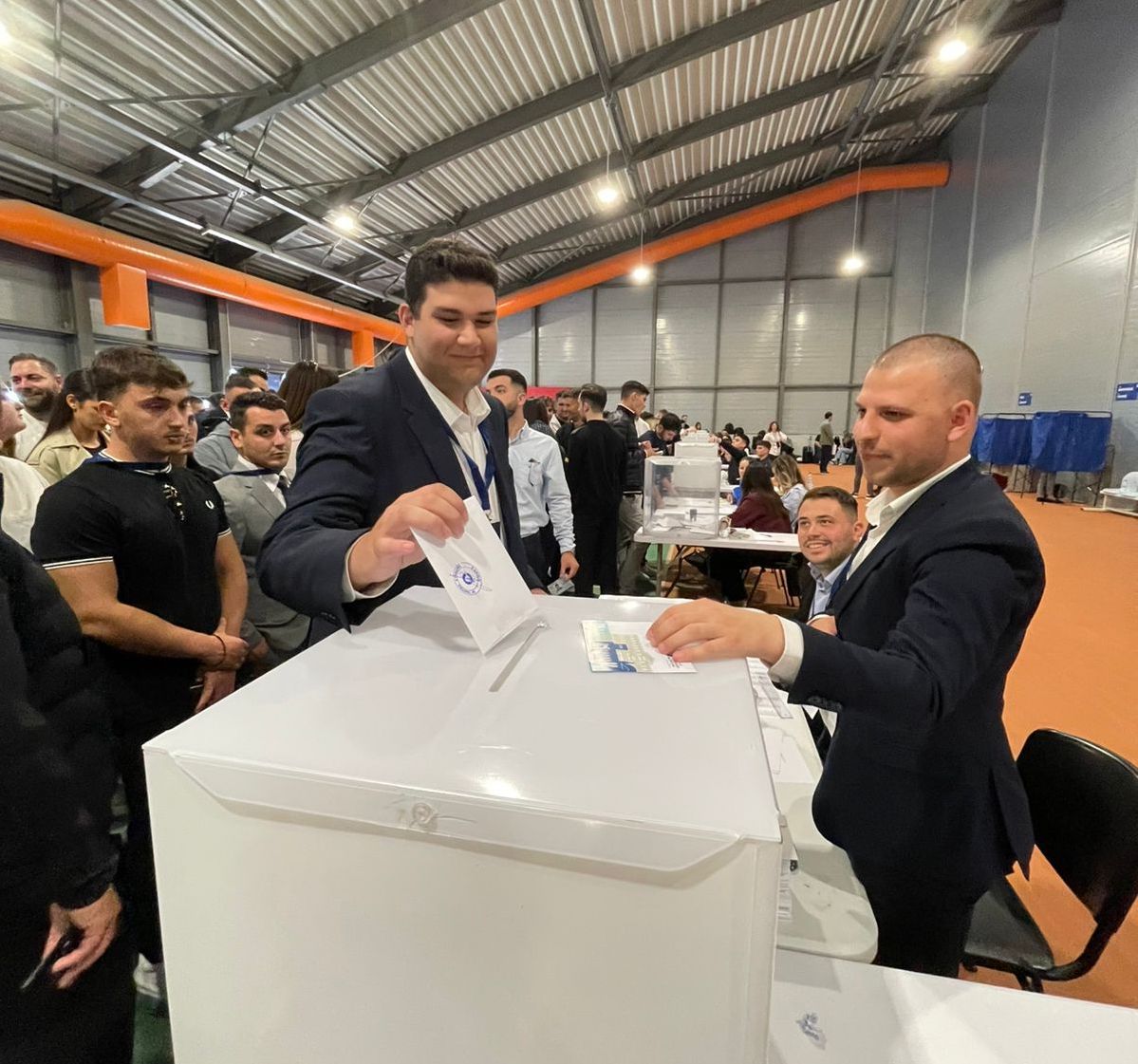 Ο γιος του Ναπολέοντα Μαραβέγια, Γεράσιμος, εκλέχθηκε στην Κεντρική Επιτροπή της ΟΝΝΕΔ