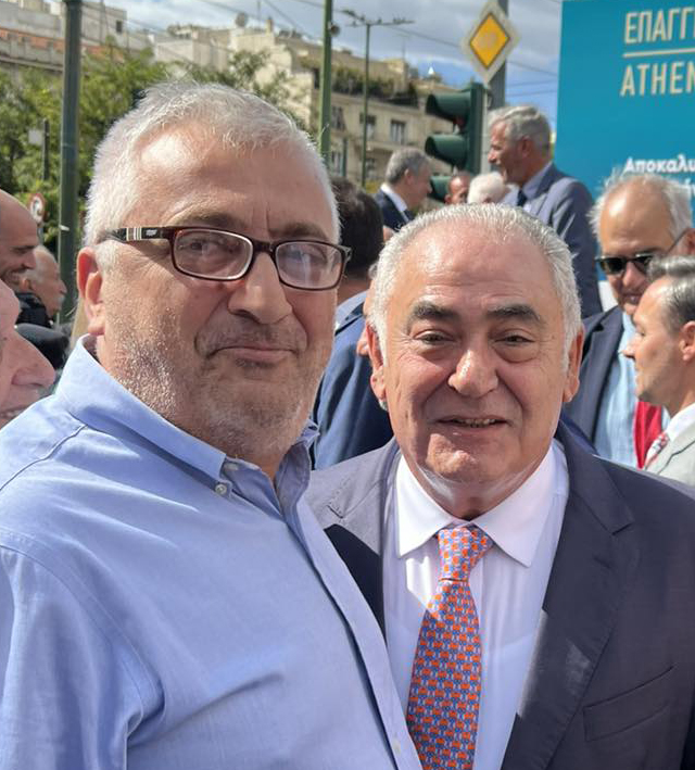 Ο πρόεδρος του ΕΒΕΚΙ Σταύρος Σπαθής στα αποκαλυπτήρια του αγάλματος του Προμηθέα
