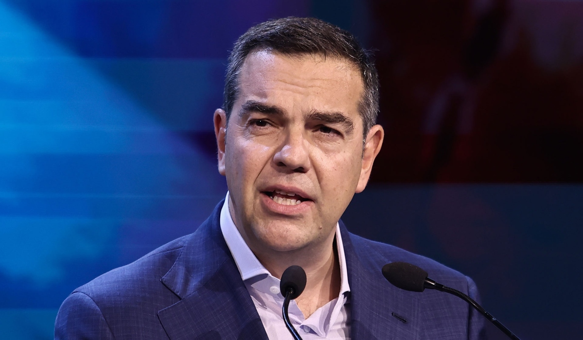 Τσίπρας στην ΕΦΣΥΝ: Στην κολυμπήθρα της κοινωνίας, αυτή είναι η απόφασή μου, με σοκ εντιμότητας