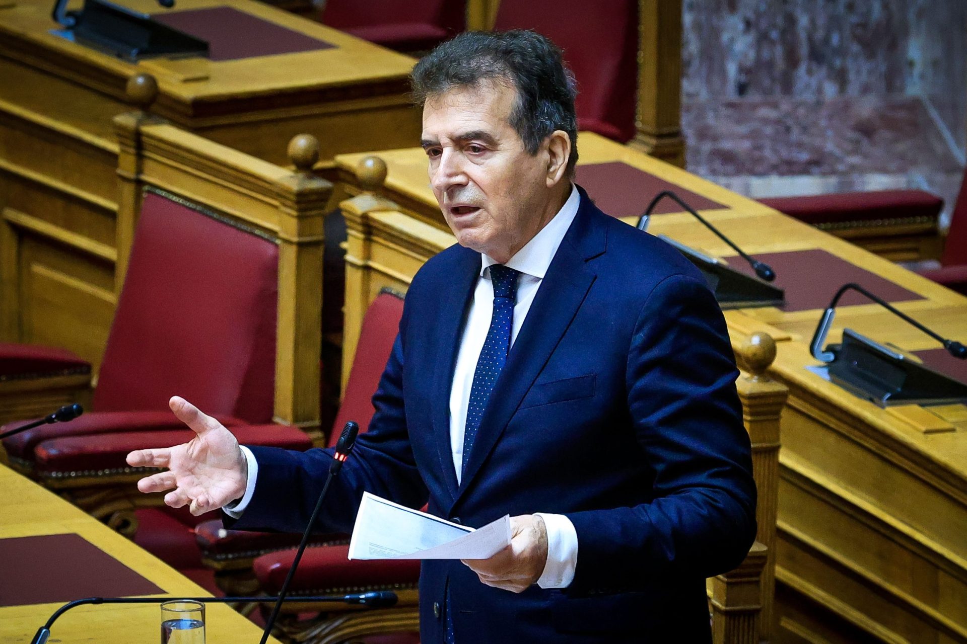 Μ. Χρυσοχοΐδης: 12