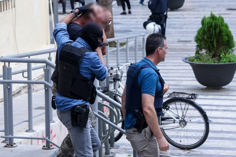 Βορίζια: Πώς «ξεκλείδωσε» το βίντεο την ταυτότητα του ενόπλου – Προσωρινά κρατούμενοι οι δύο τραυματίες