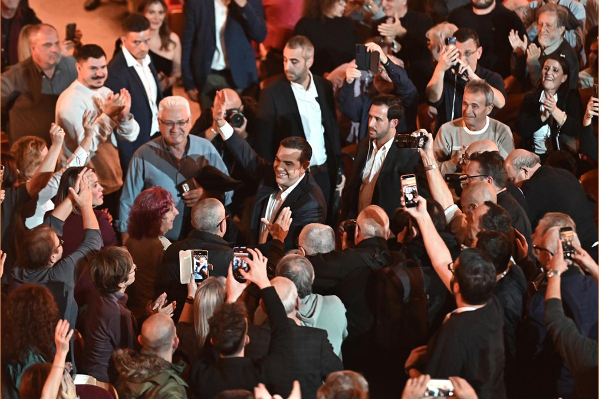 Δείτε την ομιλία του Αλέξη Τσίπρα στην παρουσίαση του βιβλίου του «Ιθάκη» στο «Παλλάς»