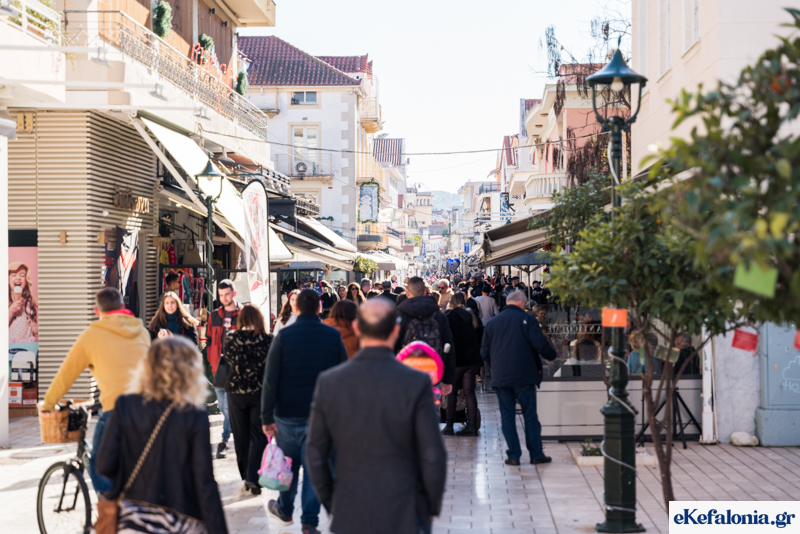 Εορταστικό ωράριο: Πώς θα λειτουργήσουν τα καταστήματα το τελευταίο Σαββατοκύριακο του 2025 στην Κεφαλονιά