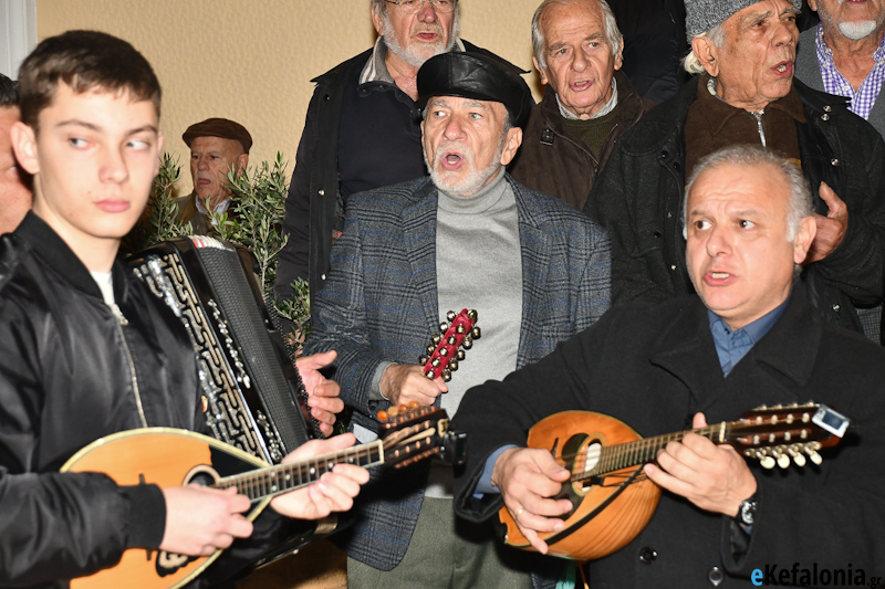 Με καντάδες και κάλαντα στα σοκάκια της πόλης οι Κανταδόροι της Χορωδίας Αργοστολίου -Δείτε το Πρόγραμμα