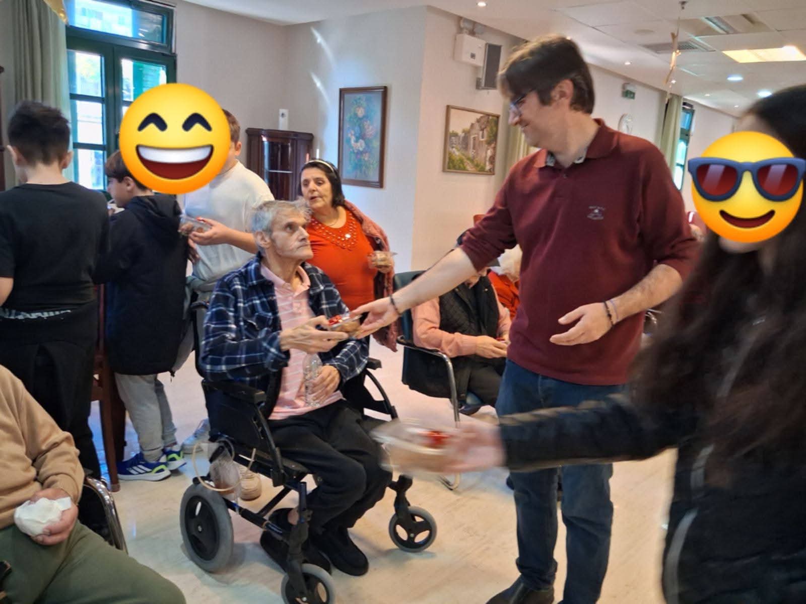 Μήνυμα αγάπης από τον Σύλλογο Γονέων και Κηδεμόνων του 3ου Γυμνασίου Αργοστολίου  Επίσκεψη στο Δημοτικό Γηροκομείο