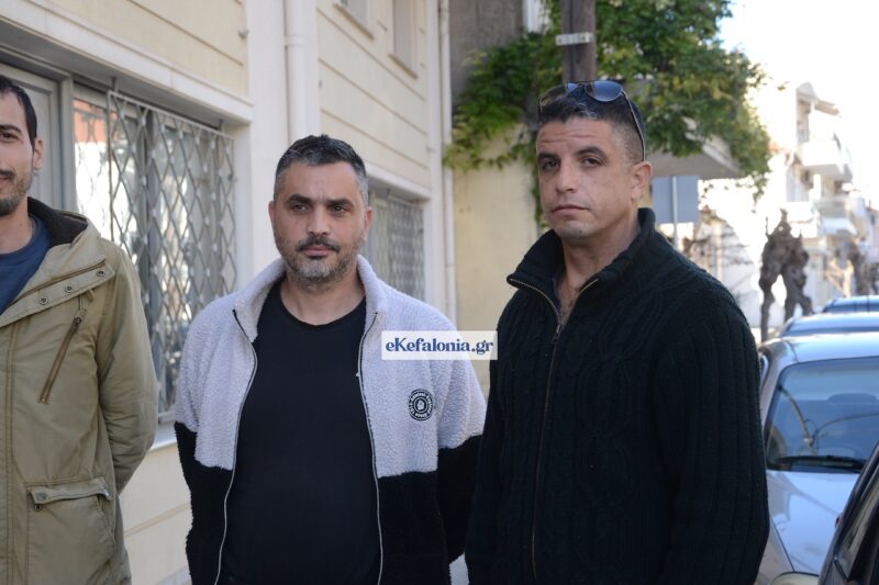Παρέμβαση Οικοδόμων και ΕΚΚΙ στον ΕΦΚΑ Αργοστολίου στο πλαίσιο της πανοικοδομικής απεργίας [βίντεο]