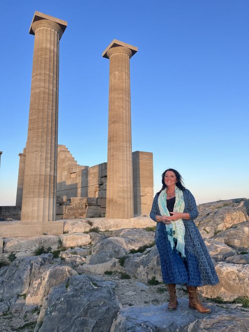 Προβολή της Ρόδου με τη ματιά της διάσημης Βρετανής ιστορικού και παρουσιάστριας Bettany Hughes