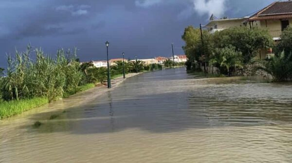 Ζάκυνθος: Πλημμύρισαν επαρχιακοί δρόμοι – Μικροπροβλήματα από την κακοκαιρία