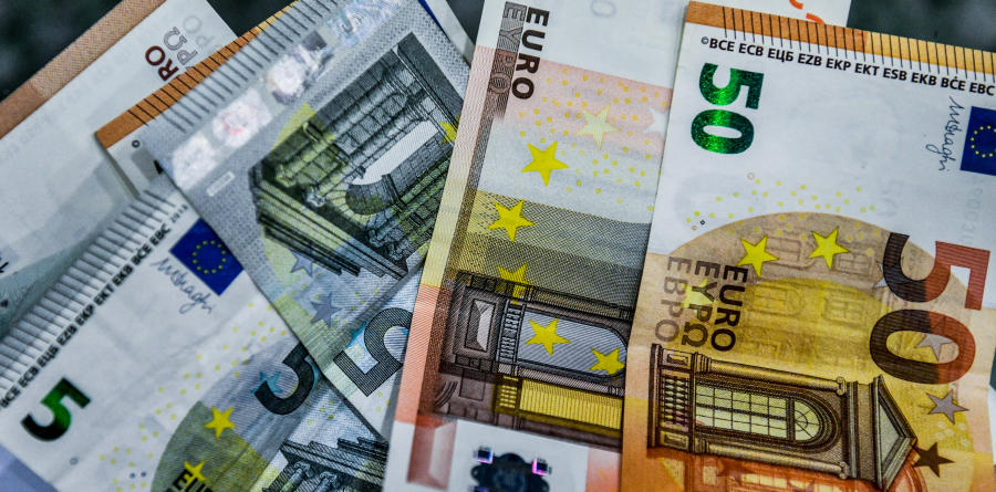 Έρχεται η εφορία για τους τραπεζικούς λογαριασμούς - Αναλήψεις σε μετρητά και πληρωμές στο μικροσκόπιο