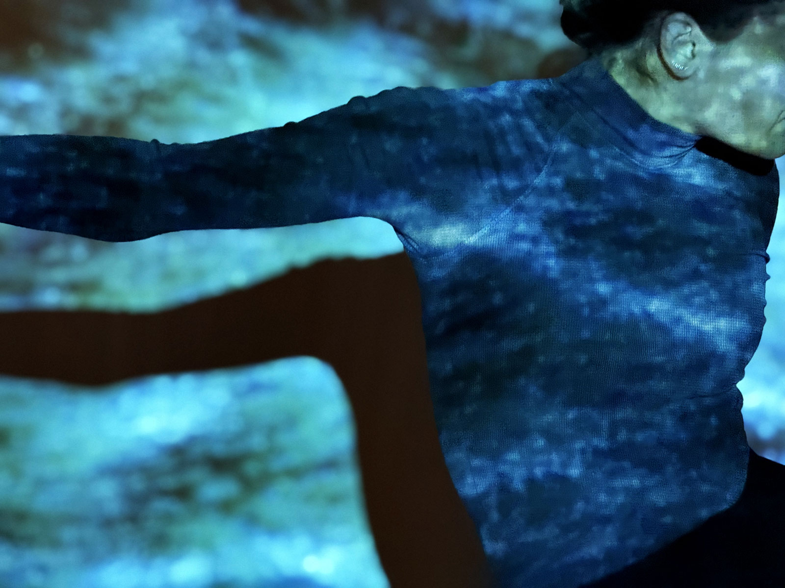   «LONE» – Μία πολυμεσική Performance Live ηλεκτρονικής μουσικής, Visuals και κίνησης στο Newman Cinema