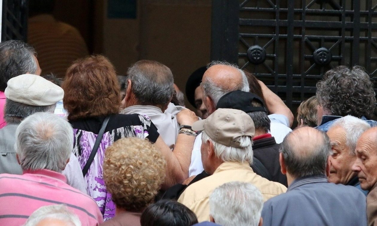 Οι νέες συντάξεις μετά τις αυξήσεις και τη μείωση φόρου – Αναλυτικοί πίνακες με ποσά