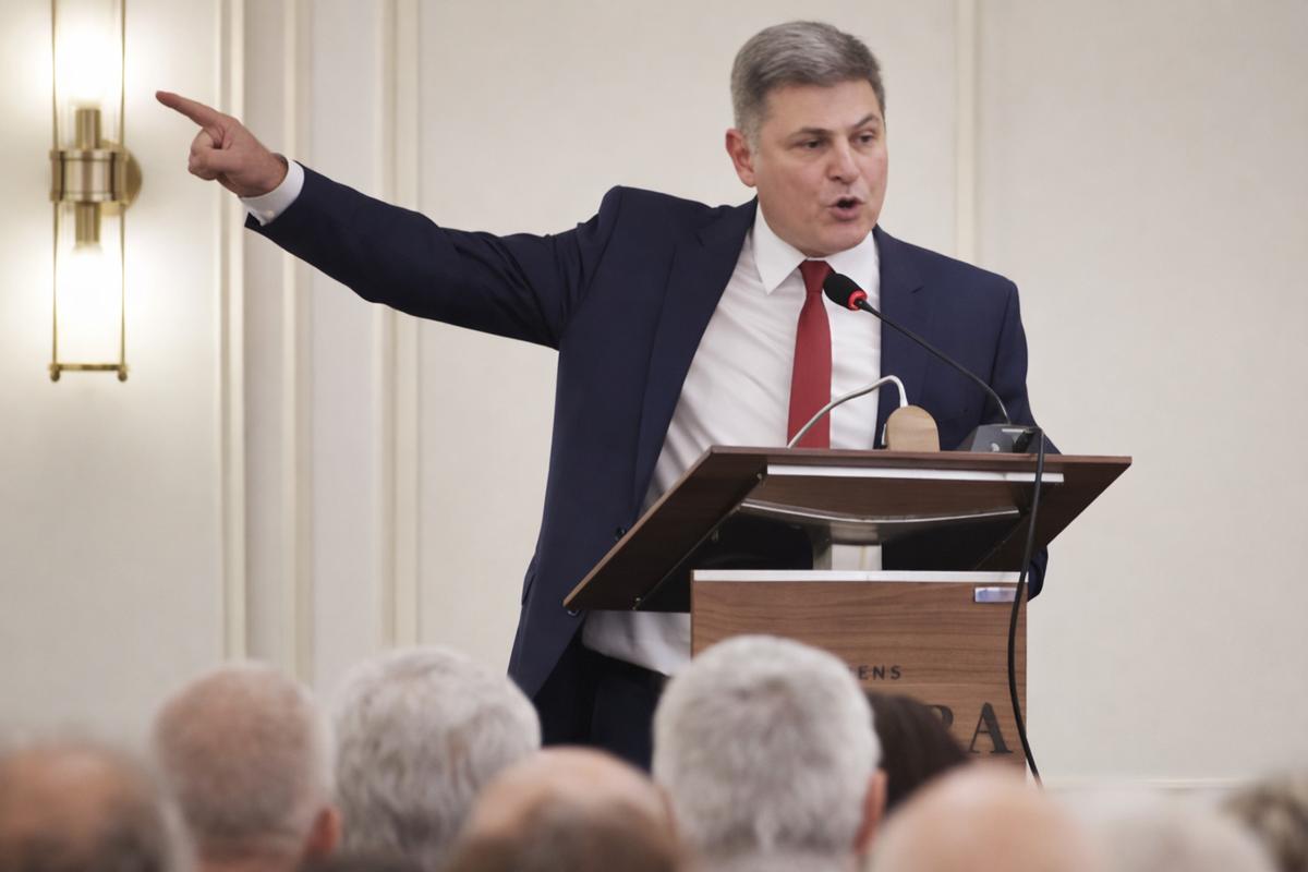 Ένα Μεγάλο Μπράβο στον Αγωνιστή Κεφαλονίτη που τιμα την Πατρίδα του και δεν είναι το καλό παιδί του κόμματος