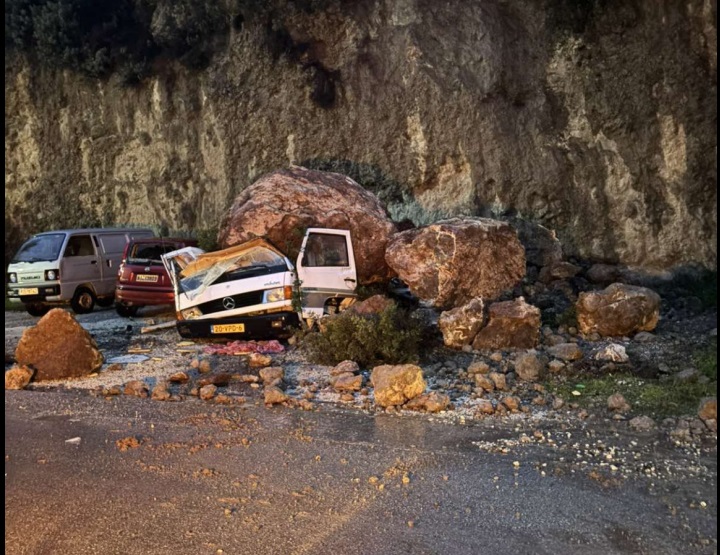Mε σφοδρότητα έπληξε τη Δυτική Ελλάδα το νέο κύμα κακοκαιρίας – Πού ισχύουν κυκλοφοριακές ρυθμίσεις λόγω κατολισθήσεων