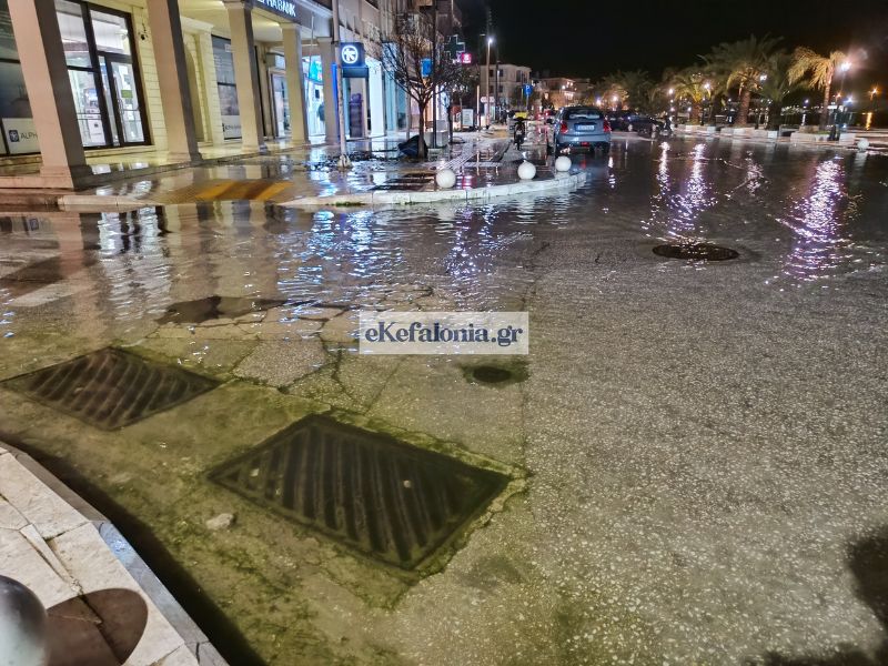 Ο Γιώργος Τσατραφύλιας για τα πλημμυρικά φαινόμενα στην παραλιακή Αργοστολίου