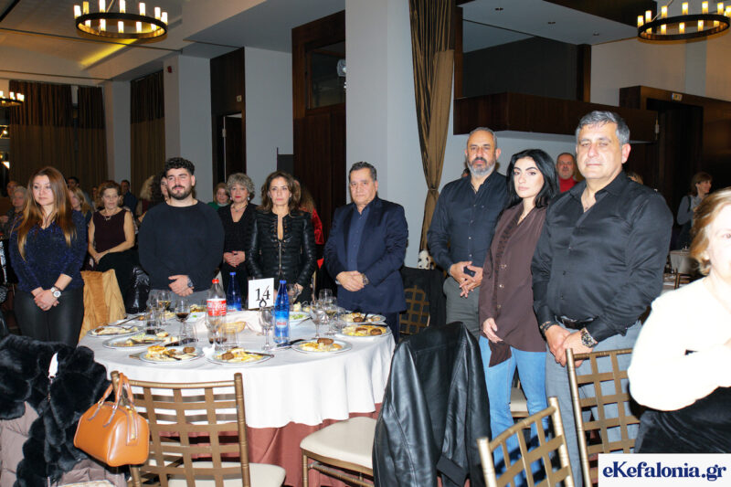 Ο Σπύρος Μένεγος, τα χορευτικά τμήματα και η μουσική του Ζήση Σκλαβουνάκη έδωσαν τον τόνο στην κοπή πίτας του «Ρόιδο»