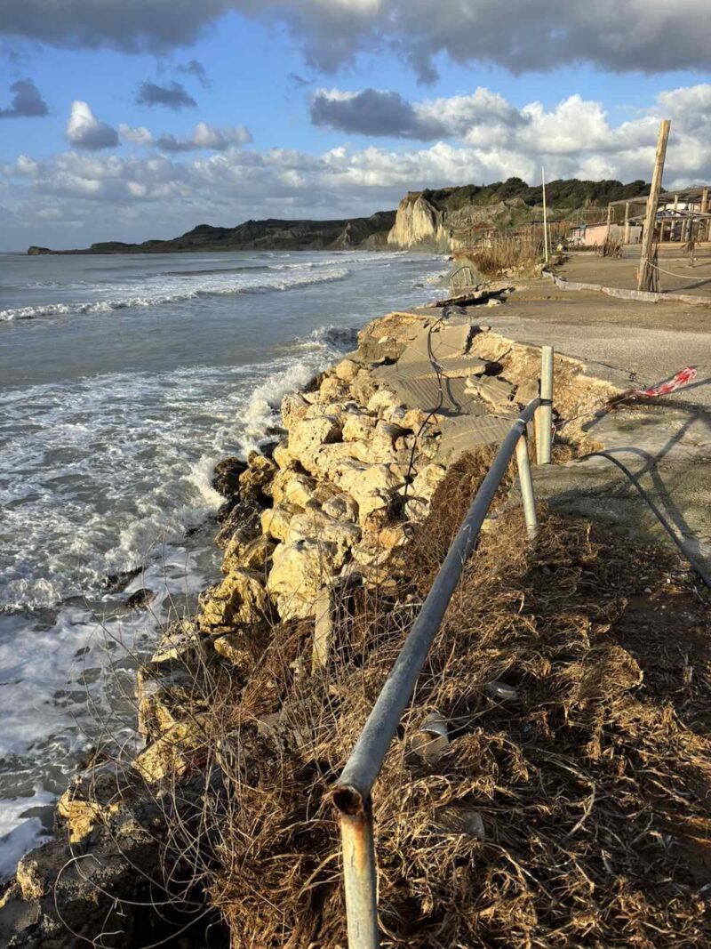 Παλική: Ραγδαία διάβρωση σε Ξί και Μέγα Λάκκο –Μεγάλες καταστροφές μετά τις κακοκαιρίες [εικόνες]
