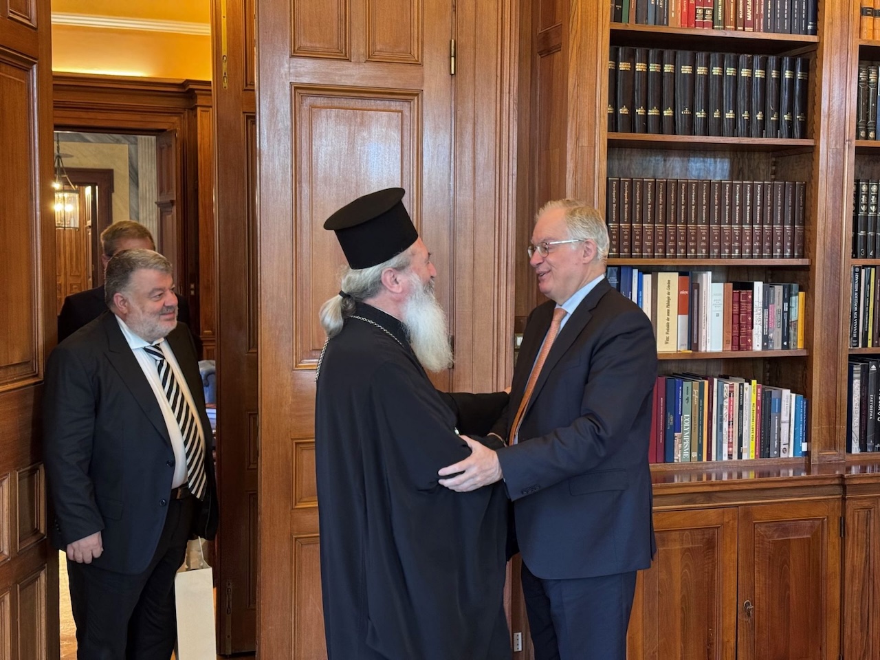 Στο Προεδρικό Μέγαρο ο Μητροπολίτης Κεφαλληνίας –Συνάντηση με τον Πρόεδρο της Δημοκρατίας Κ. Τασούλα [εικόνες]