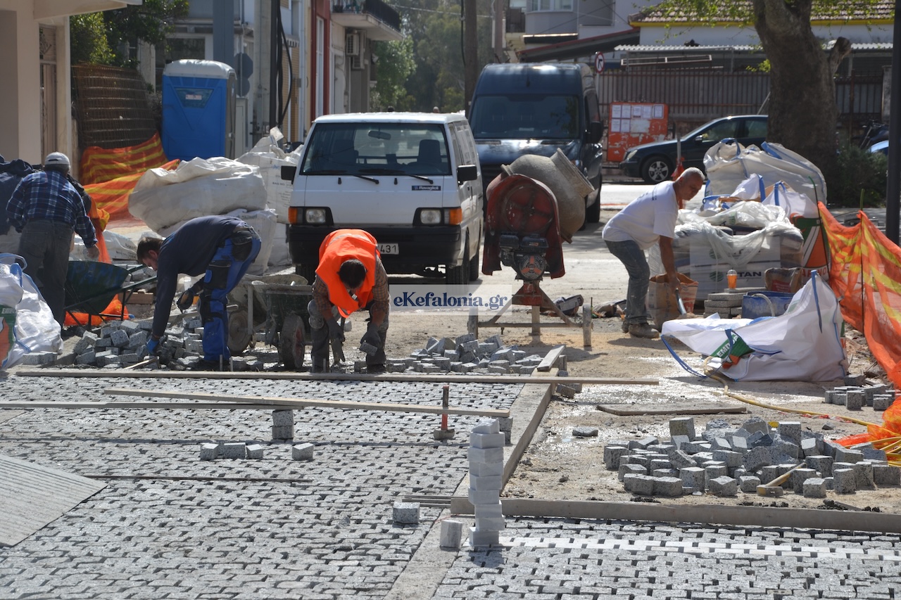 Αργοστόλι: Νέα εργοτάξια στη Σιτεμπόρων πριν το Πάσχα –«Θα τελειώσει ή θα τραβήξει μήνες;»