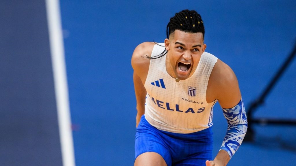 Ασημένιος ο «ιπτάμενος» Καραλής μετά από σπουδαία μάχη με τον Ντουμπλάντις