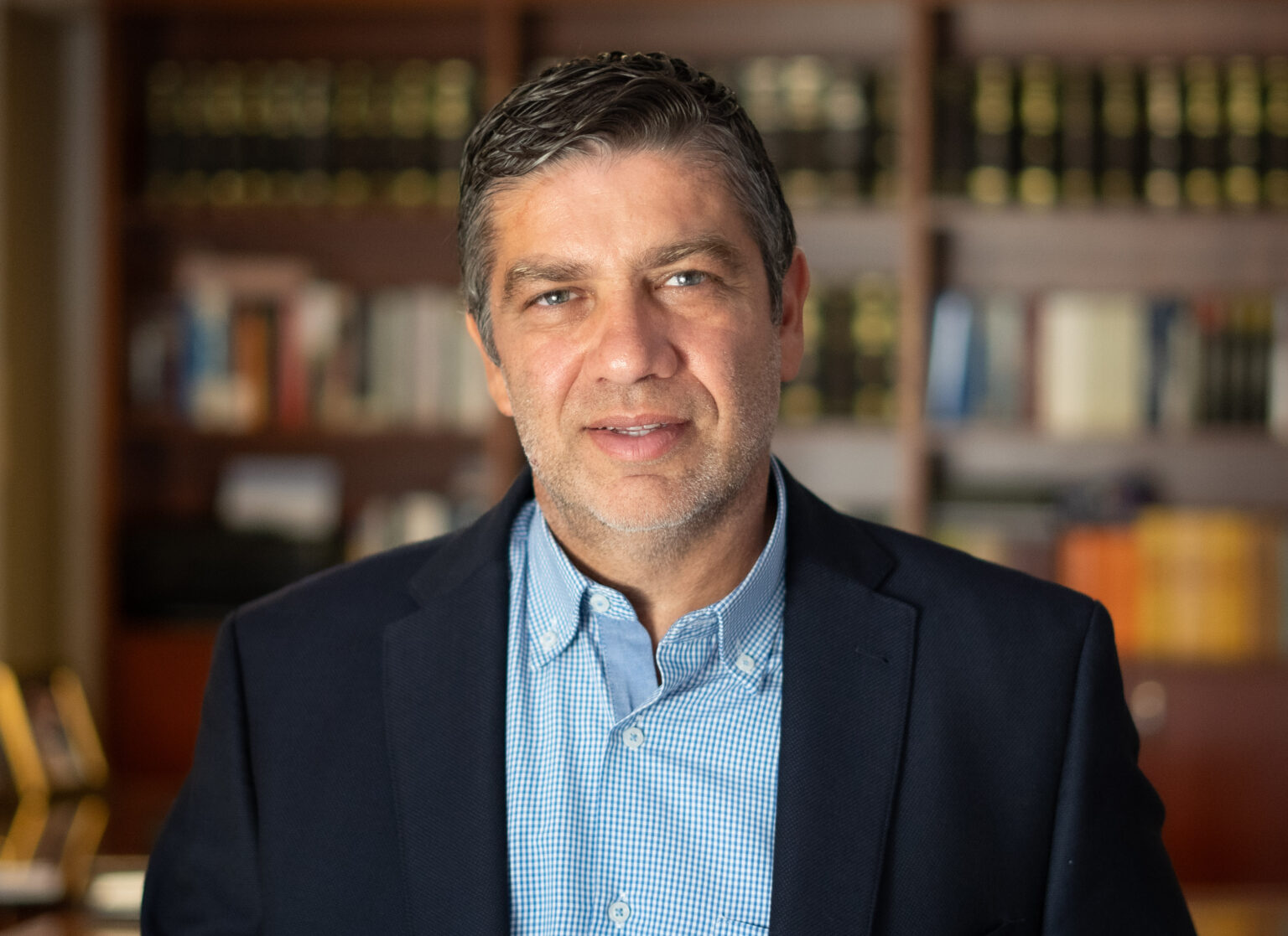 Γιάννης Λυκούδης: «Η δύναμη της γυναίκας βρίσκεται σε όσα κάνει αθόρυβα και σε όσα αντέχει καθημερινά»