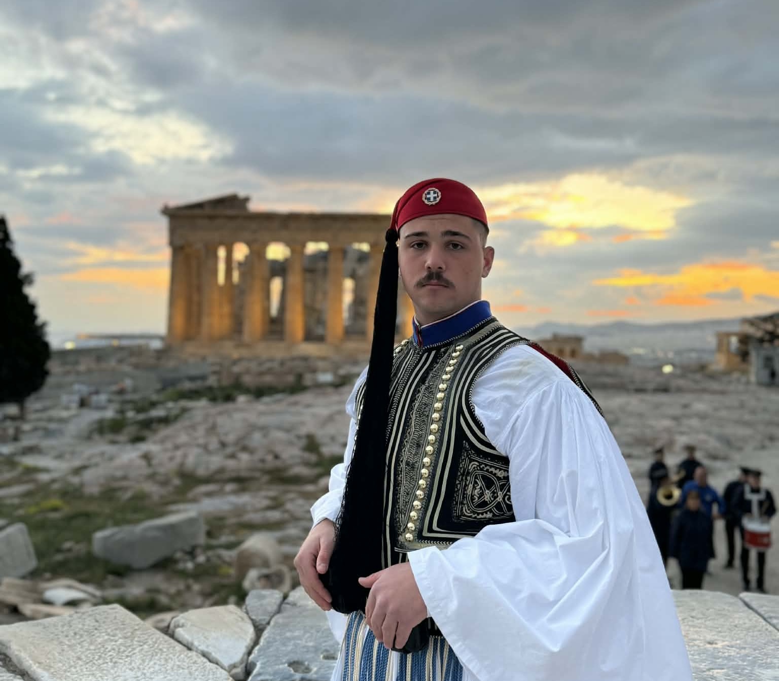 Κεφαλονιά παρούσα στην παρέλαση της 25ης Μαρτίου – Τρία δικά μας παιδιά στους Εύζωνες