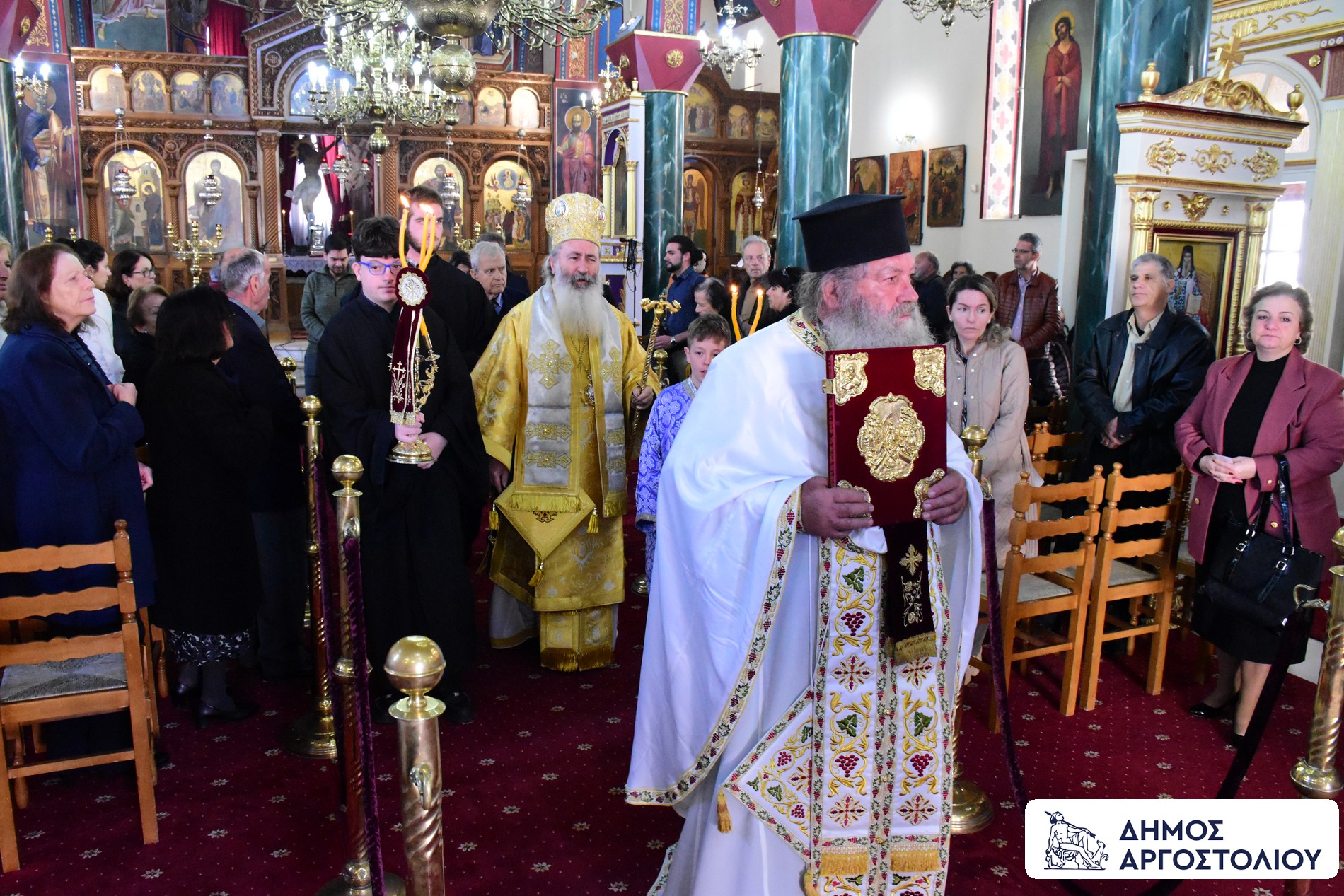 Κυριακή της Ορθοδοξίας στο Αργοστόλι: Οι καμπάνες χτυπούν χαρμόσυνα σε όλη την πόλη [εικόνες +βίντεο]