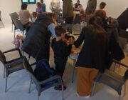 Με μεγάλη επιτυχία πραγματοποιήθηκε το κατασκευαστικό εργαστήρι πασχαλινής λαμπάδας του Συλλόγου Τριτέκνων