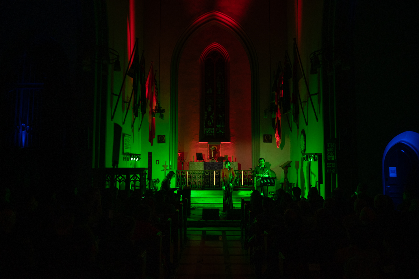 Μια μυσταγωγική μουσική εμπειρία στην Αγγλικανική Εκκλησία | Marva Von Theo & Moonmoth – Live στην Αθήνα